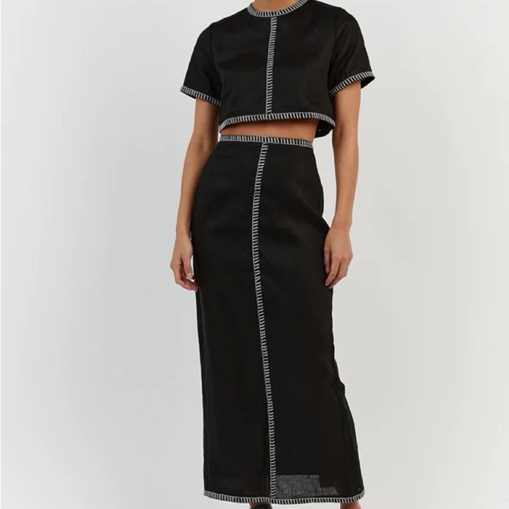 Magaschoni Black High-Waist Maxi Skirt with Contrast Stitching